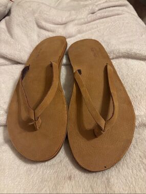 Women's Tan Suede Thong Sandals